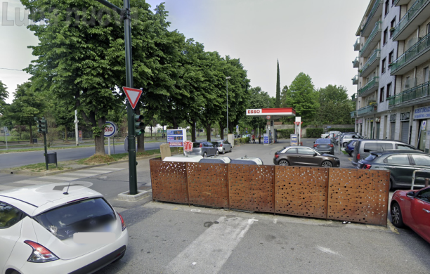 Rivoli, minacce al cane per rapinare la padrona