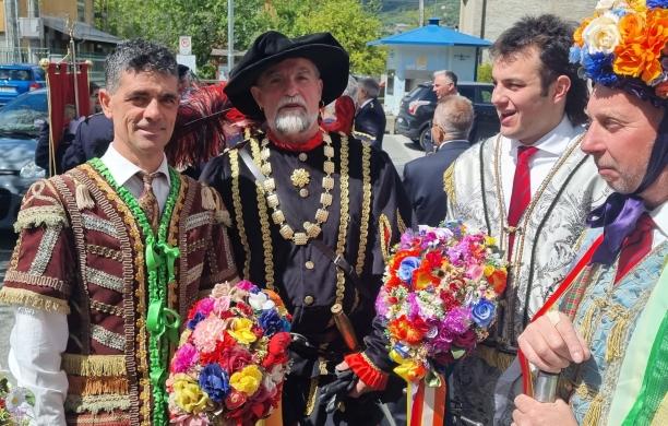 Il Conte riunisce tutti gli spadonari al Castello di S.Giorio