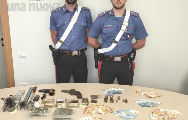 Armi e droga, cinque finiscono in manette