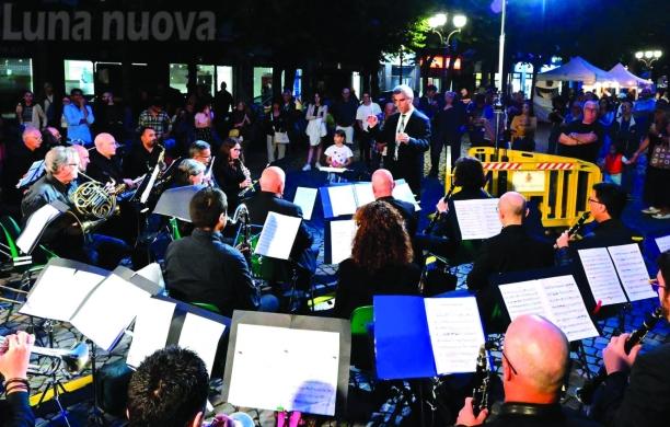 Rivoli, Morricone e Carrà accendono il piazzale del Castello