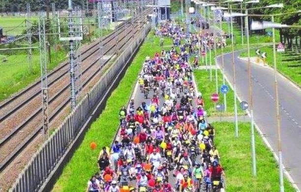 Grugliasco e Collegno pedalano insieme a Torino