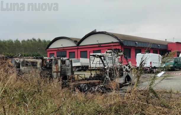 S.Ambrogio: camper a fuoco lungo la statale, come due anni fa