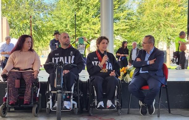 Rivalta abbraccia la sua campionessa paralimpica