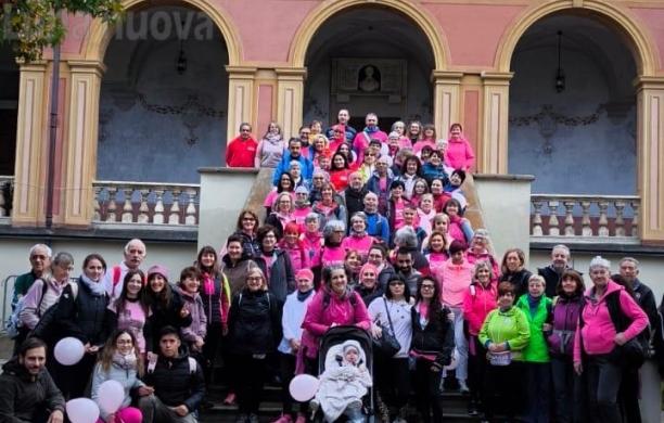Una "Camminata in rosa" per cento