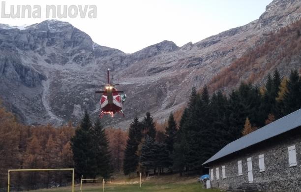 Donna dispersa sopra il rifugio Levi Molinari: recuperata con l'elicottero