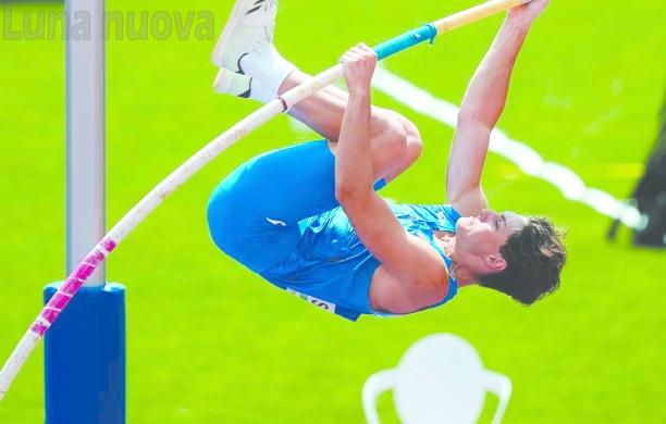 Sua altezza Leonardo, il campione d’Italia che vola sopra i 5 metri