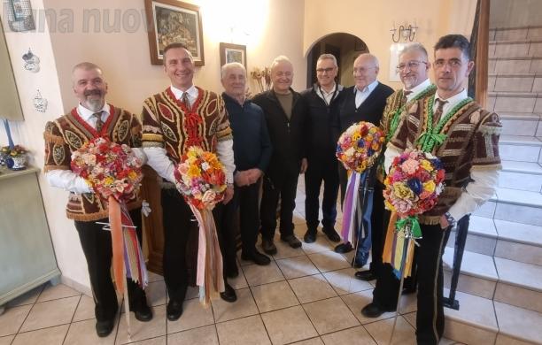 Venaus, le spade scongiurano la nevicata con il rito del vin brulè