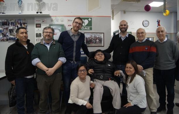 Collegno, la catena di solidarietà regala una carrozzina a Brayan