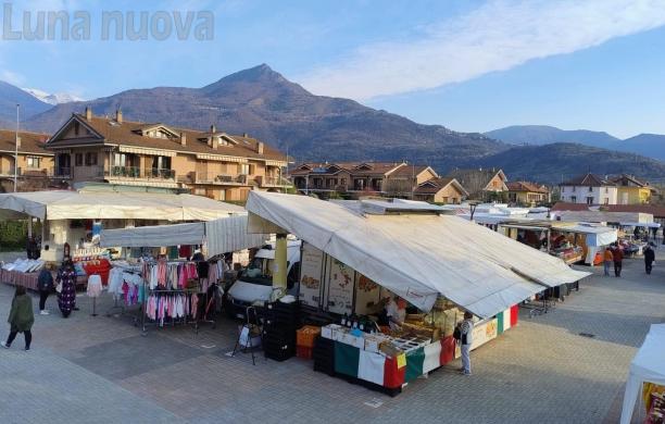 S.Ambrogio: il "mercato del venerdì" che piace