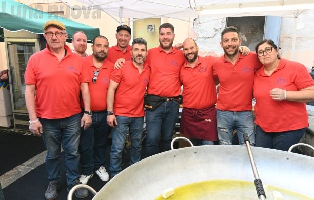 Avigliana, la Cena del canapo: un gioco da ragazzi che porta freschezza