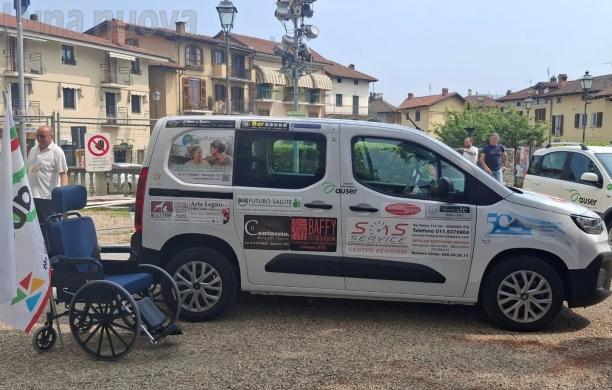 Giaveno, un Doblò nuovo e una sedia a rotelle per i trasporti ‘sociali’ dell’Auser locale 