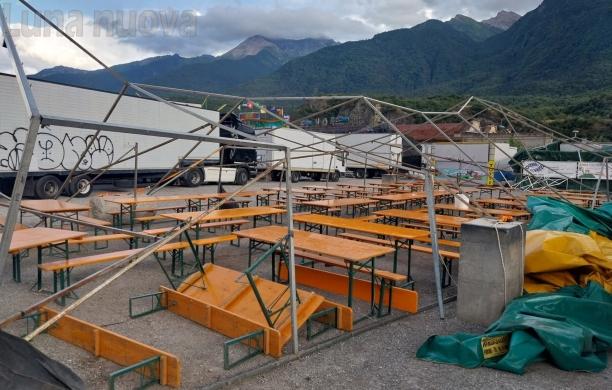 Susa: raffiche violentissime, distrutti i capannoni della festa dei Cappuccini