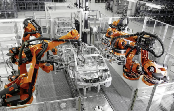 Grugliasco, trenta esuberi alla Kuka Roboter Italia