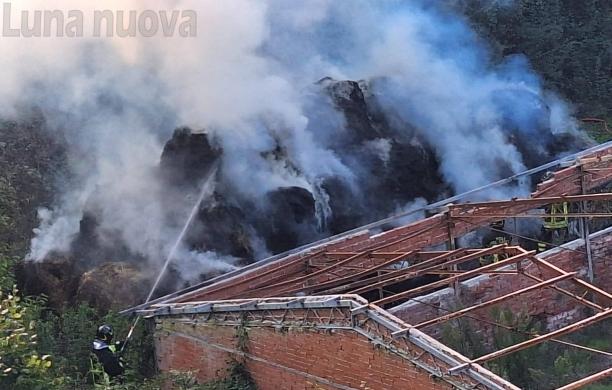 Bussoleno: ancora rotoballe a fuoco, stavolta alla  Richettera