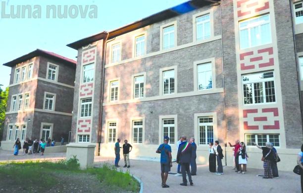 Collegno: nel parco Dalla Chiesa spuntano le 15 nuove aule del Curie
