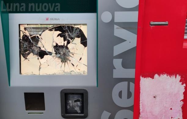 Raid vandalico nelle stazioni, la condanna dell'Unione montana