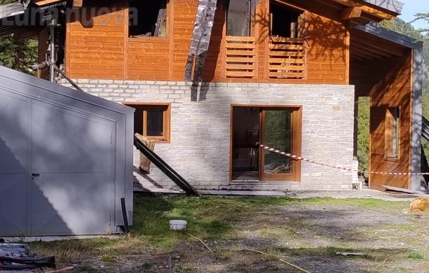 Cesana, fiamme nel nuovo alpeggio Thuras