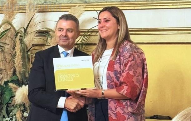 Alpignano, un premio per l'impegno di mamma Francesca