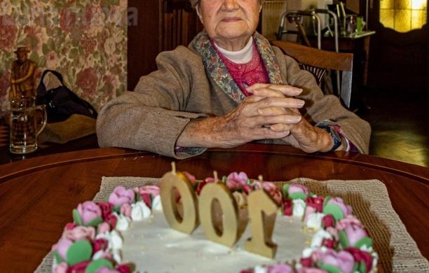 Delfina, 100 candeline per la ‘sartoira’ di Bussoleno