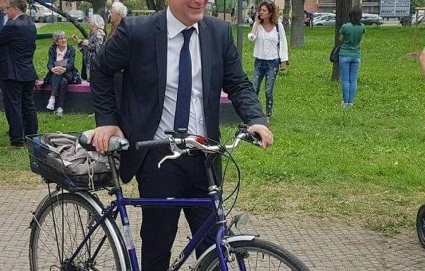 Collegno, morì dopo la caduta in bici: a processo l'ex sindaco