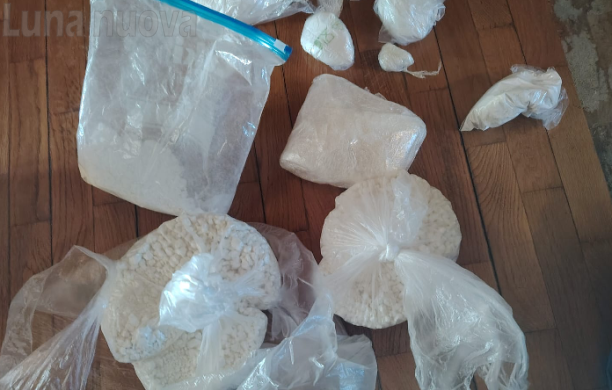 Gravere: gestiva lo spaccio dai domiciliari