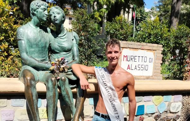  Flavio Ruffino ad Alassio, accanto al celebre ‘Muretto’