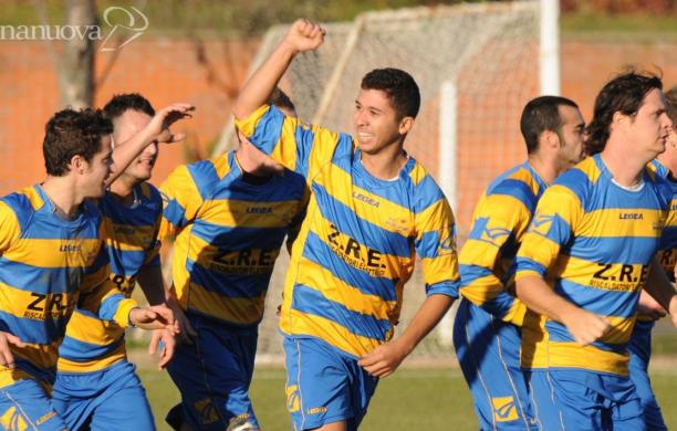 I pagelloni del calcio: due pagine su Luna Nuova