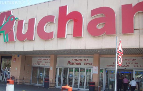 Invece di vigilare rubava
