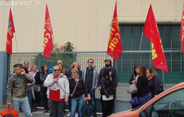Picchetto a oltranza davanti all'Alfaplast