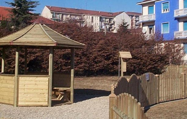 Raffica di multe per i cani lasciati liberi nei giardini