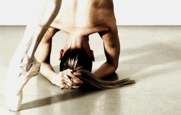 "Sexxx": alla Lavanderia a Vapore il balletto indemoniato che urla e scalcia