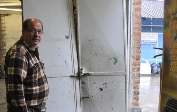 Svuotata la carrozzeria di Mario Picciotto