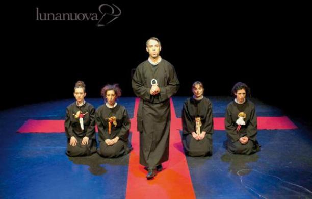 Gli attori in scena