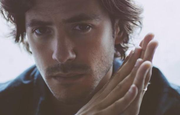 Jack Savoretti: un po' Bob Dylan, un po' Fabrizio De Andrè 