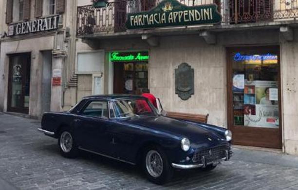 Giaveno, auto ed eleganza fra le vie della città