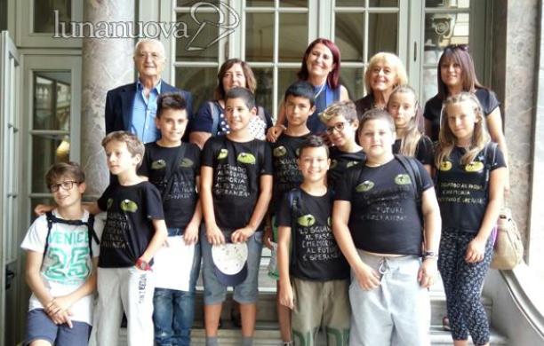 Giaveno, video e musica: i ragazzi della 5ª studiano l'Europa