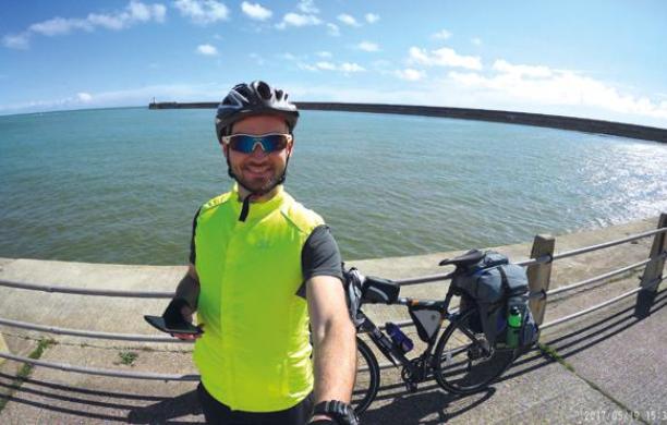 In viaggio da Londra a Condove: un "cervello" in bicicletta