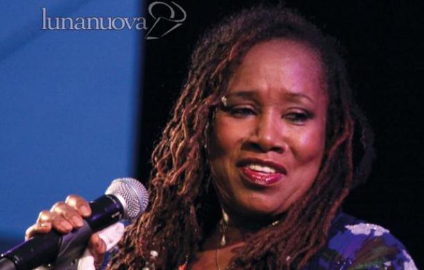 Il jazz è donna: in piazza Conte Rosso arrivano la King e la Carter 