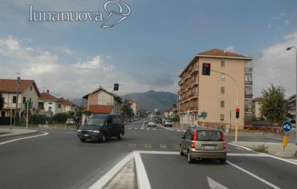 Ferriera, pioggia di multe all'incrocio: tutti furiosi con il semaforo intelligente