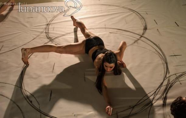 Perfect broken: la danza sulla carta di Reanata Sheppard 