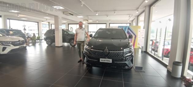 Stefano Zanellato nella sede aviglianese della storica concessionaria Renault