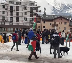 Idf, i reduci di Gaza sciano in val Susa, contestazioni sotto l'hotel