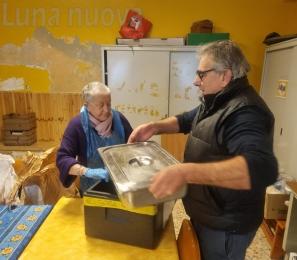 Allarme povert&agrave; sotto l'Arco di Augusto: appello del Fondo Don Piardi