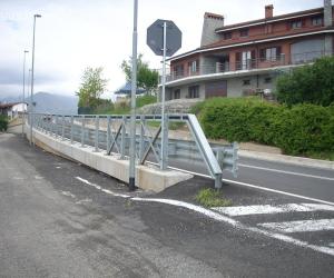 &laquo;Vogliamo pi&ugrave; cartelli stradali e dossi in via Grange&raquo;