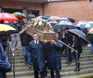 Pioggia e lacrime tutte per Samantha: gioved&igrave; una folla ai funerali