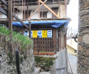 Muore colpito da una trave alla testa