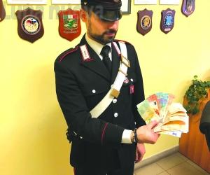 Susa: si finge amico del figlio e lo truffa