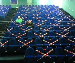 Piccoli cinema: costi e assenza di film tengono chiuse le sale