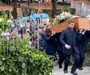 Rivoli, in tanti per l'ultimo saluto a "Pianta pichet"