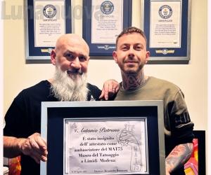 Avigliana, Antonio Patruno: le foto sulla pelle conquistano Alle Tatoo